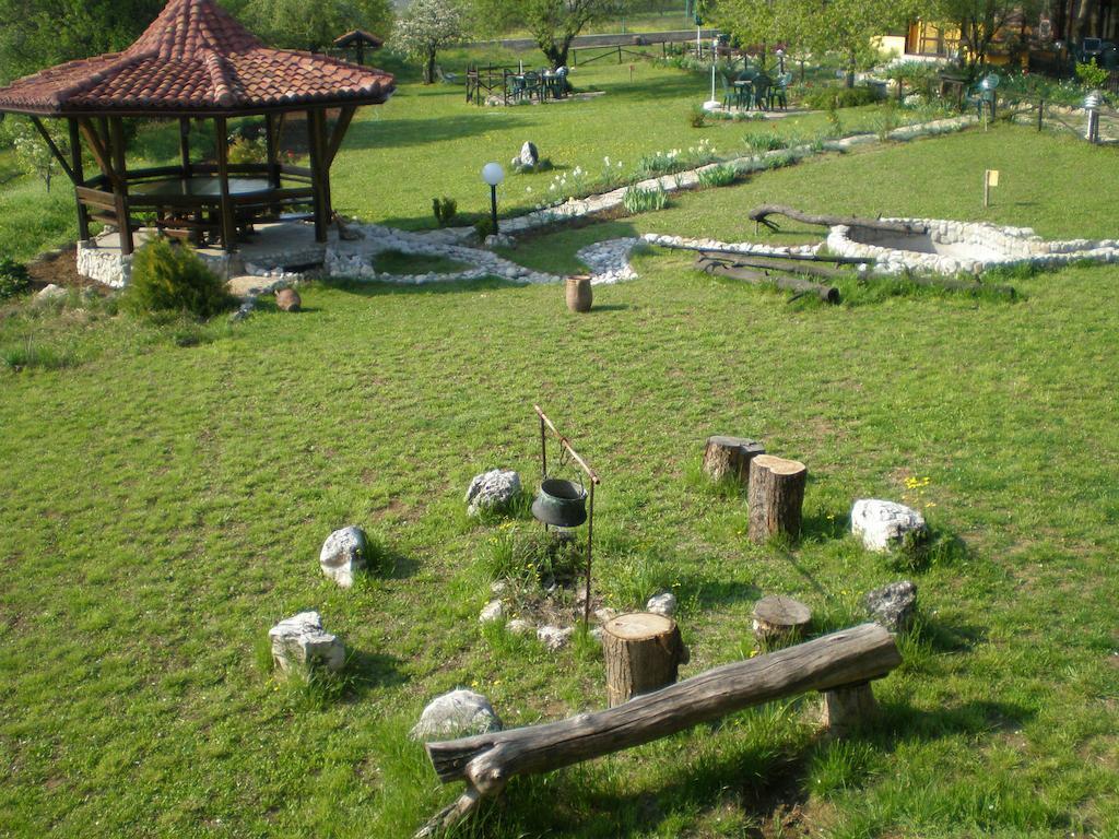 גורנה אוריאחוביצה Park Hotel Djevana מראה חיצוני תמונה
